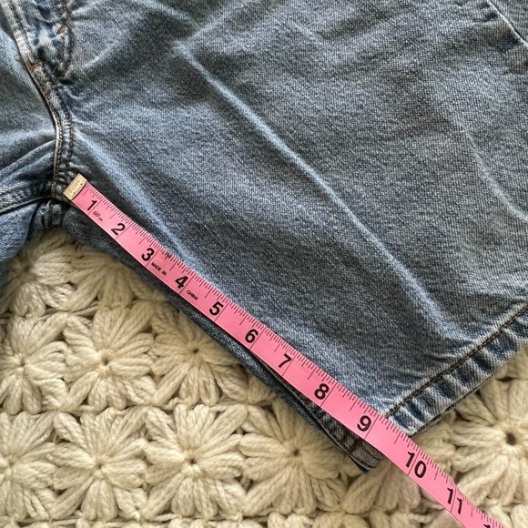 LEVI'S Classic Blue Denim 505 High Waisted Bermuda Jean Shorts - Picture 10 of 10
